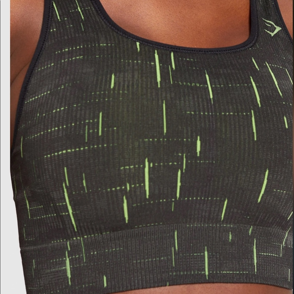 ILLUMINATION SEAMLESS SPORTS BRA! - Picture 2 of 4